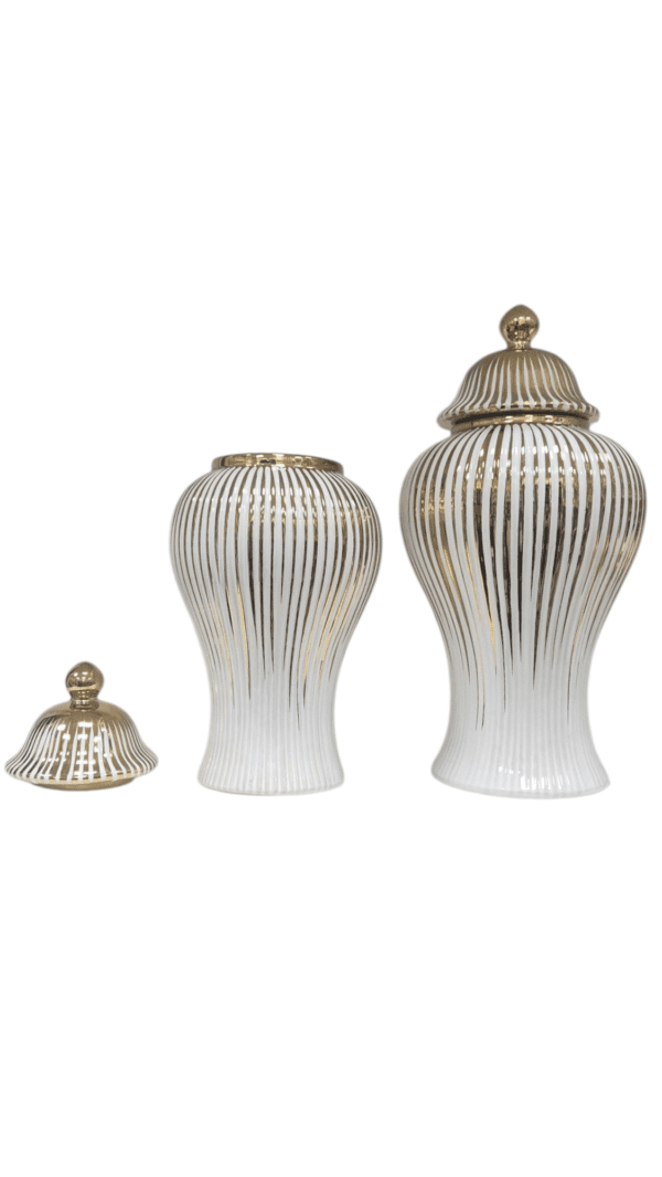 Vasi Decorativi di Lusso – Bianco con Dettagli Dorati - immagine 2