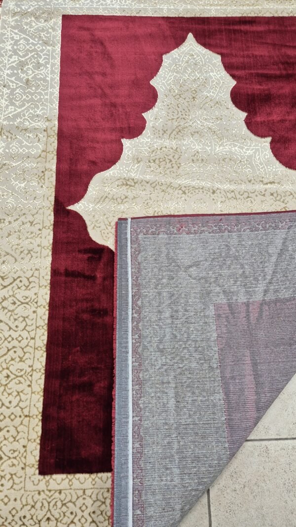 Tappeto Classico Rosso Intenso con Ricami Dorati 160×220cm - immagine 2